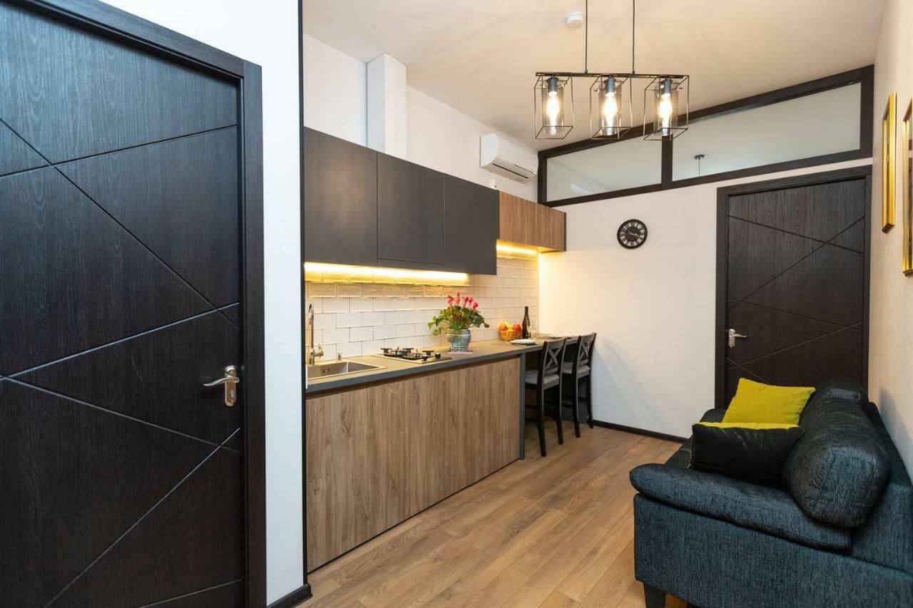 Wehost Cozy Nest Apartment Tbilisi Bagian luar foto