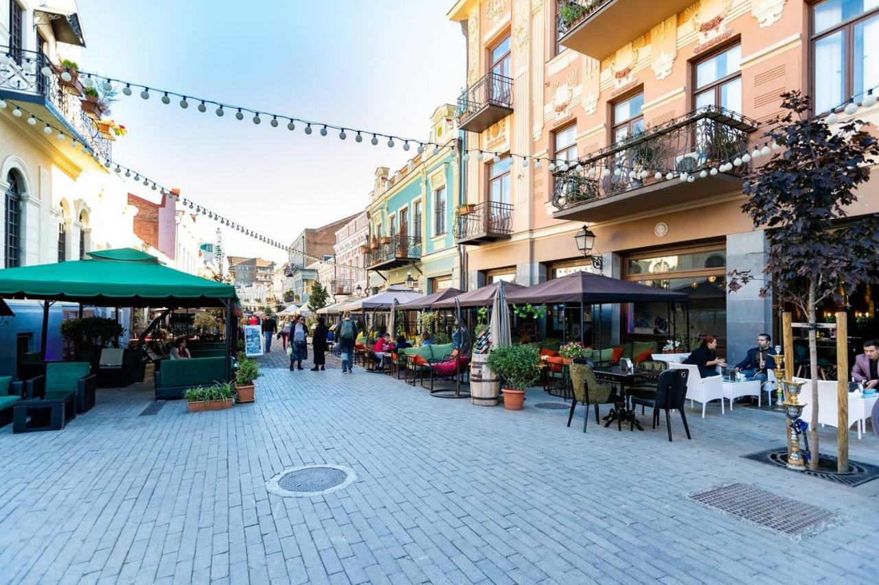 Wehost Cozy Nest Apartment Tbilisi Bagian luar foto
