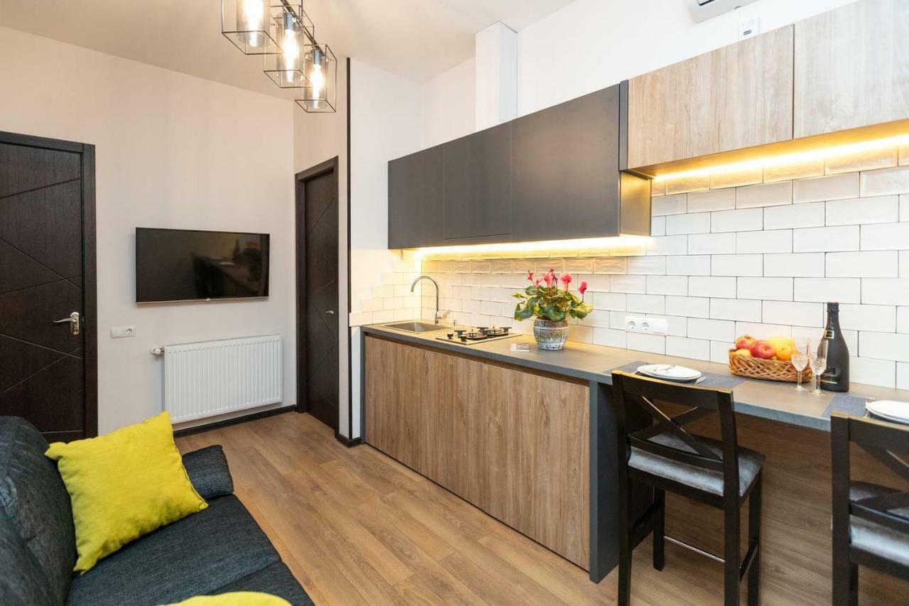 Wehost Cozy Nest Apartment Tbilisi Bagian luar foto